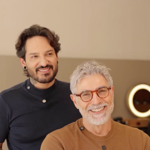 Um dos maiores galãs da TV brasileira, Reynaldo Gianecchini mudou seu visual e abandonou o cabelo grisalho