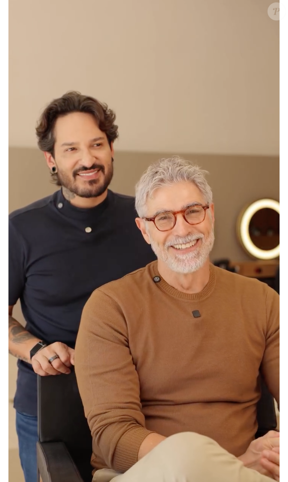 Um dos maiores galãs da TV brasileira, Reynaldo Gianecchini mudou seu visual e abandonou o cabelo grisalho