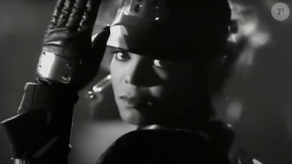 O hit 'Rhythm Nation', de Janet Jackson, travou computadores por 9 anos devido a uma frequência sonora específica