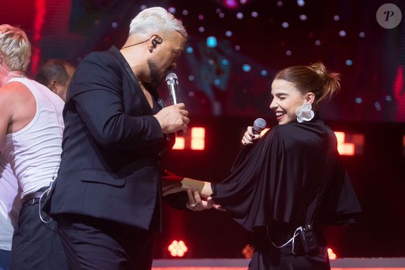 Belo e Gabriela Medvedovsky em encontro em show 'Três Graças'