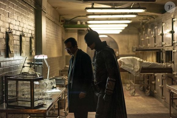 Colin Farrell elogiou o roteiro de 'The Batman Part II' durante uma participação no podcast 'Happy Sad Confused', chamando-o de 'uma espécie de obra-prima contemporânea do gênero'