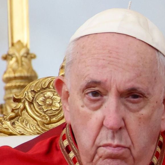 Papa Francisco: piora no estado de saúde do líder religioso leva fiéis a tomarem atitude emocionante