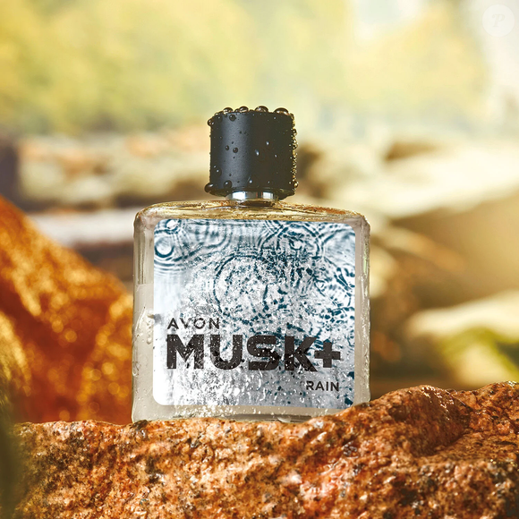 Inspirado na natureza! O Musk+ Rain, da Avon, aposta no aroma característico da chuva para criar um perfume versátil, ideal para homens que buscam autenticidade e a agradável sensação de "banho tomado" em qualquer ocasião