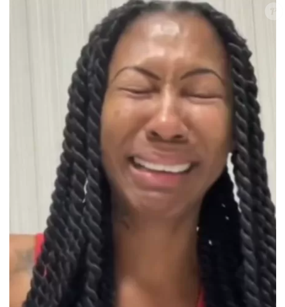 Inês Brasil acabou sofrendo duras críticas da web.