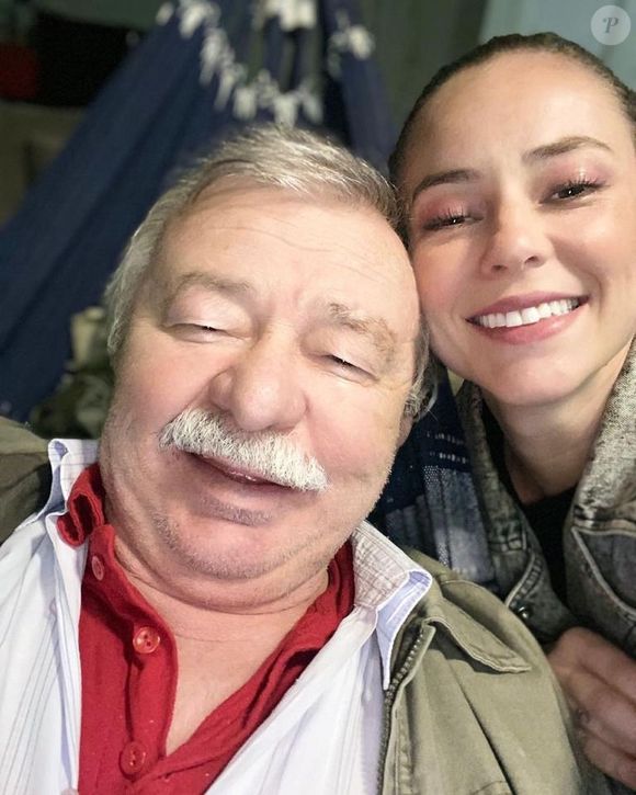 Paolla Oliveira revelou que sua saída da Grande Rio se deve ao estado de saúde do pai, diagnosticado com demência frontotemporal