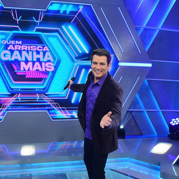 Celso Portiolli é dono de sete horas da programação dominical do SBT com seu 'Domingo Legal'