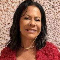 Mãe de Marília Mendonça inaugura instituto com nome da filha em 1ª aparição após Murilo Huff conseguir guarda do filho da cantora