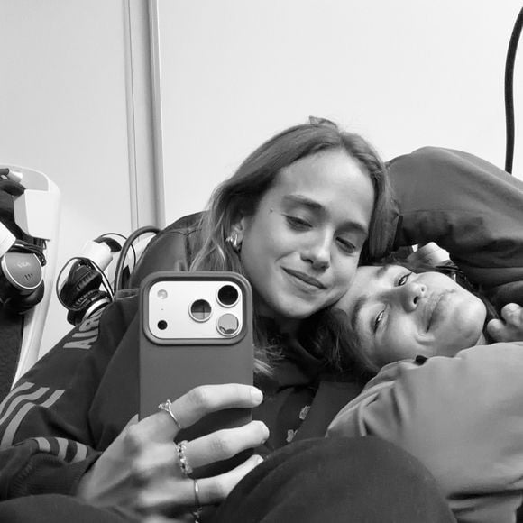 Emilie Rey e Nanda Costa já vinham disparando rumores de affair devido a publicações e declarações nas redes sociais