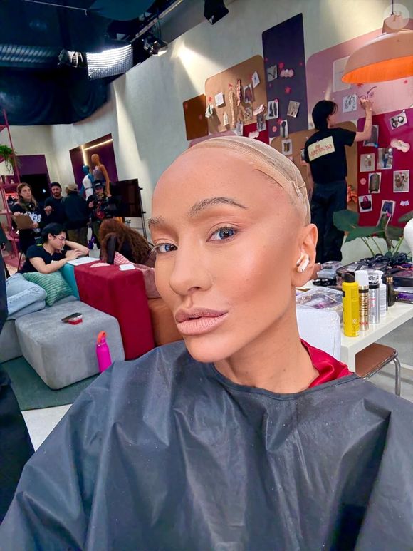 Mais de 5 horas de maquiagem: Sabrina Sato surpreende com caracterizações impressionantes para programa Sua Maravilhosa