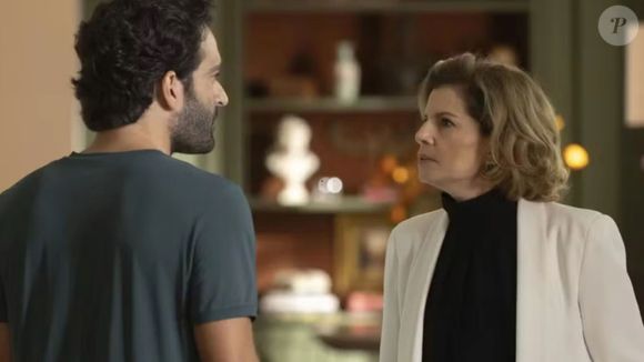 Afonso (Humberto Carrão) renuncia herança de Odete Roitman (Debora Bloch) e vai embora da mansão em 'Vale Tudo'