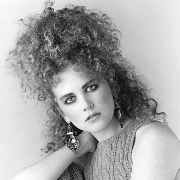 1987: Nicole Kidman tinha o cabelo com um volume belíssimo que roubava a cena