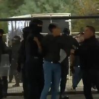 Mortes e invasão de campo: como foi o CAOS TOTAL que interrompeu jogo Colo-Colo x Fortaleza no Chile pela Libertadores?