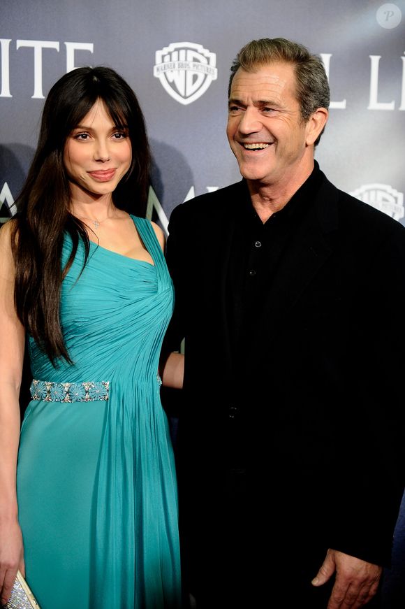 Mel Gibson também protagonizou outra briga judicial, desta vez com Oksana Grigorieva. Juntos, eles são pais de Lucia e a menina foi o principal alvo do processo, além da pensão para as duas