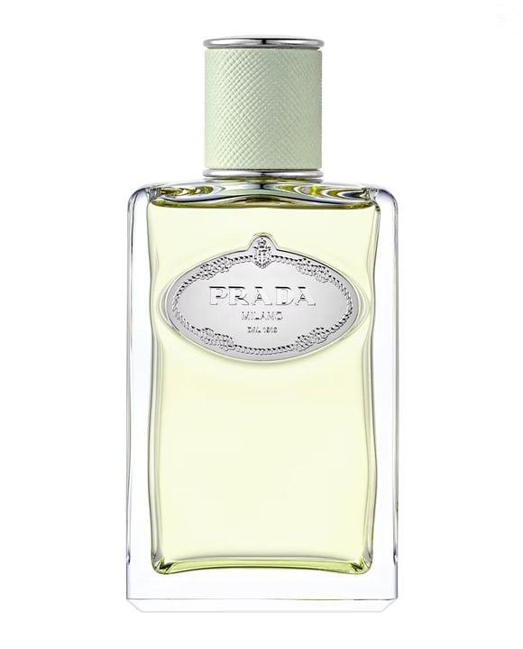 Infusion D'Iris (Prada) tem a íris como protagonista, com seu característico toque atalcado combinado a notas cítricas e amadeiradas. Unissex e elegante, é uma escolha certeira para quem busca um perfume com cheiro de limpeza sofisticado