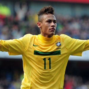 Há 15 anos, o último jogo do Brasil contra Escócia teve volta de Neymar a Seleção, 2 gols do atacante e elogio de Ronaldo: 'Objetivo, determinado'