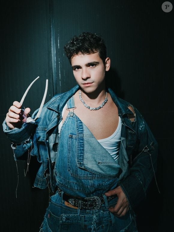 Para se proteger do frio, João Victor Gonçalves usou uma jaqueta jeans