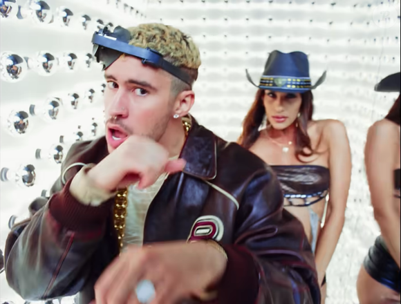 Com o passar do tempo, Bad Bunny foi amadurecendo seu visual