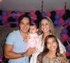 Lica Lopes e Alisson Ramalho têm duas filhas, Vanessa Lopes e Alicia Lopes, que é mais nova