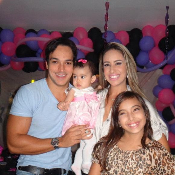 Lica Lopes e Alisson Ramalho têm duas filhas, Vanessa Lopes e Alicia Lopes, que é mais nova