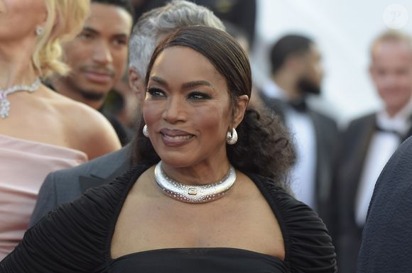 Famosas no Festival de Cannes 2025 comprovam que lápis de olho preto na linha d'água está de volta