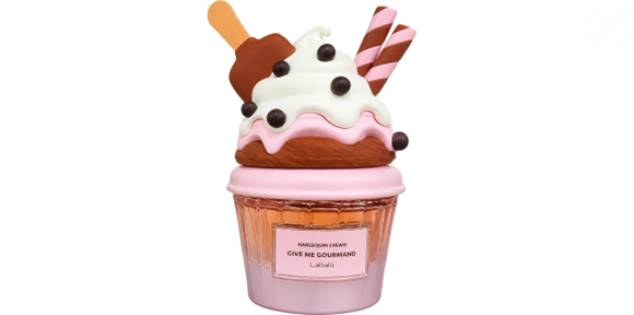 O Harlequin Cream, da Lattafa Perfumes, aposta em uma combinação diretamente inspirada na confeitaria, com baunilha, chocolate, morango, waffle e cacau entre as notas da fragrância