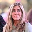 Jennifer Aniston, de 57 anos, e a verdade sobre a receita de salada saudável atribuída a ela: 'Infelizmente não é minha. Tinha apenas alface americana, tomates fatiados, grão-de-bico, salame, bacon de peru crocante, frango e queijo pecorino'
