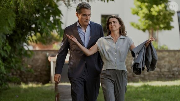 'A Diplomata' é um thriller político da Netflix que combina intrigas internacionais, relações conturbadas e reviravoltas capazes de prender a atenção do público
