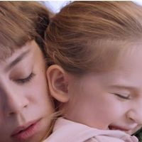 Cemre em perigo! Resumo de 'Chamas do Destino' (12 a 16 de janeiro) traz fuga com a filha, mas resultado de gravidez e doença agravam medo da violência