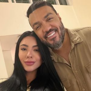 Rayane Figliuzzi entregou a reação de Belo diante das polêmicas e uma chateação do cantor com o ocorrido