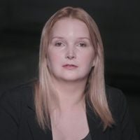 Como Elize Matsunaga está hoje? De chinelo e short, ex-presidiária faz 1ª aparição após sucesso de 'Tremembé' e detalhe rouba a cena: 'Protegida'