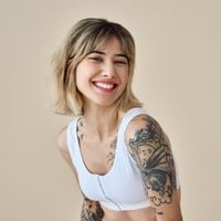 Dia Nacional da Tatuagem: 6 produtos que vão te ajudar a hidratar e preservar a cor do desenho