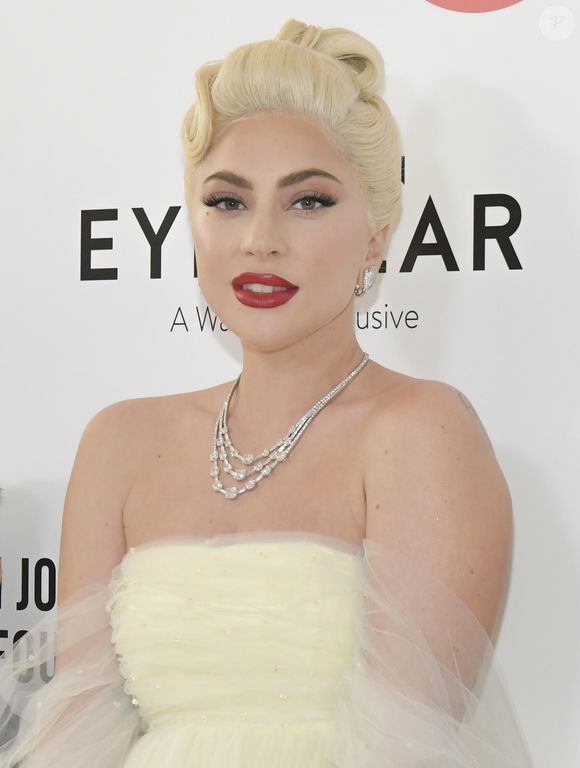 Lady Gaga completa 40 anos e chama atenção com dieta que aposta em quinoa, camarão e água de coco