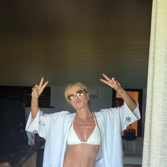 Angélica não dispensa os exercícios físicos para estar em forma, mas também segue uma dieta saudável