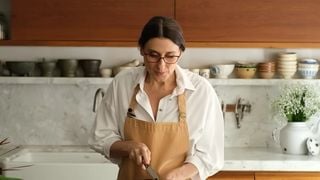 Comi o melhor bolo de cenoura sem glúten da vida: aprendi essa receita com cobertura de chocolate com a chef Paola Carosella e já é minha preferida para o café da tarde
