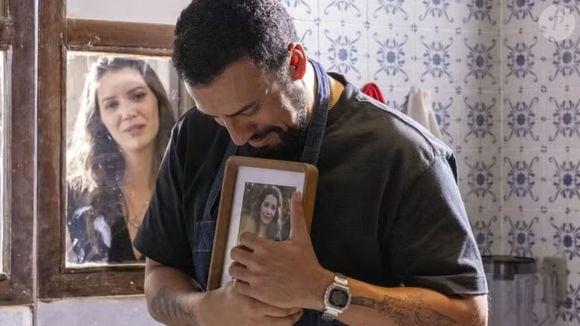 Para o filósofo Francesc Torralba, a decisão de ter filhos não deve ser tratada como uma obrigação social. Em reflexão divulgada pelo Ok Diario, o especialista questionou os julgamentos direcionados a quem prefere não ter descendentes e afirmou: 'É muito fácil chamar de egoístas aqueles que querem ser felizes e, por isso, não vão ter filhos'