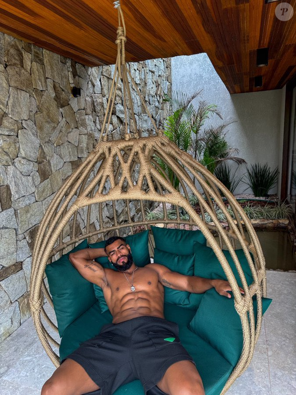 Rikardo Negro -  participante da Casa de Vidro do BBB: Ele ficou conhecido por participar da Casa de Vidro do Big Brother Brasil, mas não chegou a entrar oficialmente na casa principal. Agora ganha uma nova oportunidade em um reality da RecorD