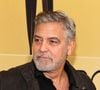 Esqueça George Clooney como você conheceu durante boa parte da vida: o ator não está mais grisalho