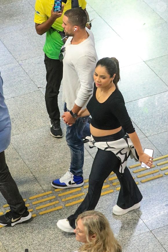 Lexa anunciou que deu à luz a filha Sofia no dia 2 de fevereiro, com apenas 25 semanas de gestação, mas a bebê morreu três dias depois