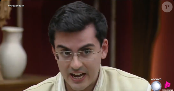 'Você sabe como é televisão': Dudu Camargo rebate Michelle Barros durante transmissão