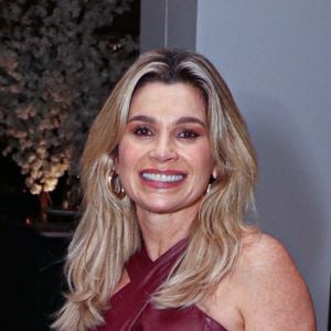 Flávia Alessandra: "Hoje eu como de tudo. Tento evitar mais doces, mas ainda sim me permito"