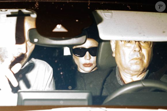 Lady Gaga já chegou ao Brasil na madrugada desta terça-feira (29).