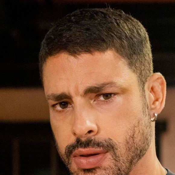 Cauã Reymond fez harmonização facial? César em 'Vale Tudo', galã rebate críticas por rosto diferente na novela: 'Ganhei peso'