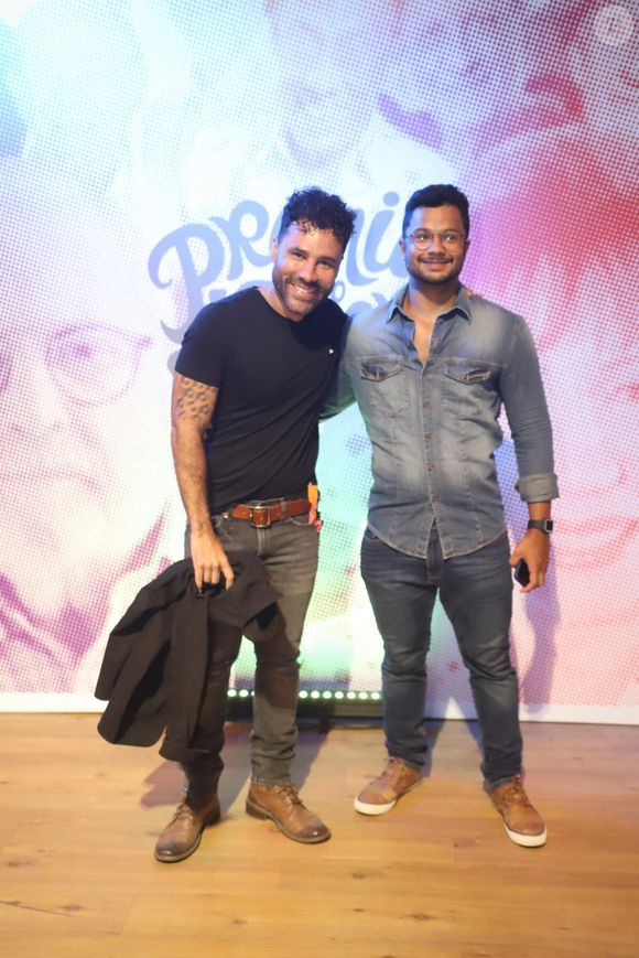 Apesar de outras críticas, resultado do transplante capilar de Rodrigo Sant'Anna surpreendeu a web