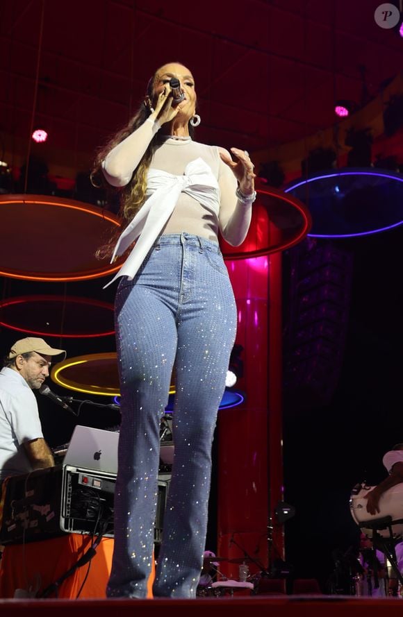 Quem se apaixonou pela produção brilhante de Ivete Sangalo no show do Rio encontra na Shein opções parecidas para copiar o look da artista