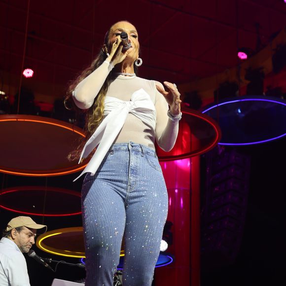 Quem se apaixonou pela produção brilhante de Ivete Sangalo no show do Rio encontra na Shein opções parecidas para copiar o look da artista