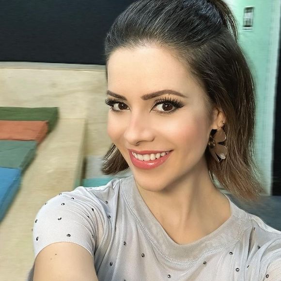 Dieta de Sandy: a cantora é adepta à prática de exercícios físicos.