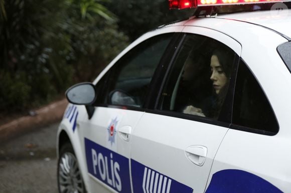 Zeynep é presa para desespero de Melek/Turna, no capítulo de 9 de dezembro de 2025, terça-feira, da novela 'Mãe'