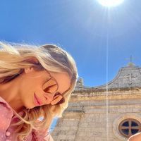 Karina Bacchi, Tati Zaqui, Viih Tube e mais 15 famosos cristãos que falam sobre conversão e sua fé abertamente