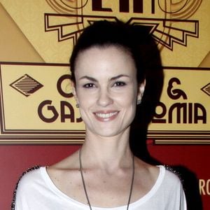 Carolina Kasting revelou que aprendeu a valorizar suas diferenças e explicou como a maturidade transformou sua autoestima. Saiba mais