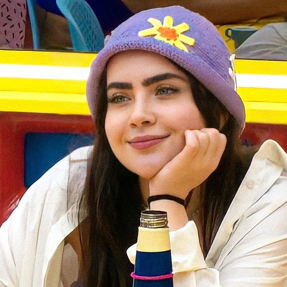 Jade Picon no 'BBB 22': foi com seus looks de crochê que a atriz ajudou a recolocar o feito à mão no centro da moda do reality, transformando a tendência em assunto nacional